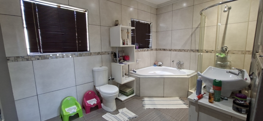 4 Bedroom Property for Sale in Silverfields Gauteng