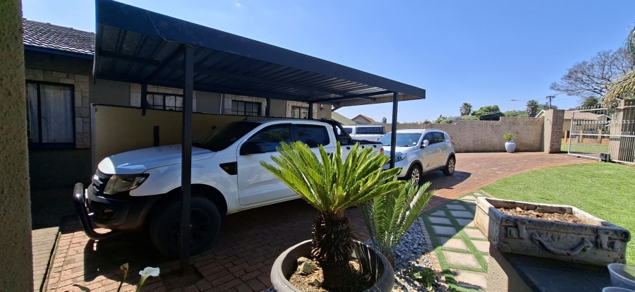 4 Bedroom Property for Sale in Silverfields Gauteng