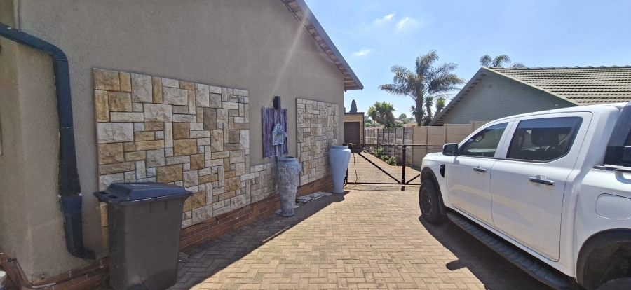 4 Bedroom Property for Sale in Silverfields Gauteng