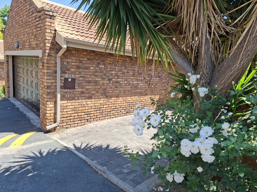 3 Bedroom Property for Sale in Honeydew Gauteng