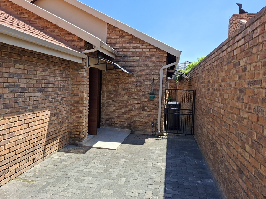 3 Bedroom Property for Sale in Honeydew Gauteng