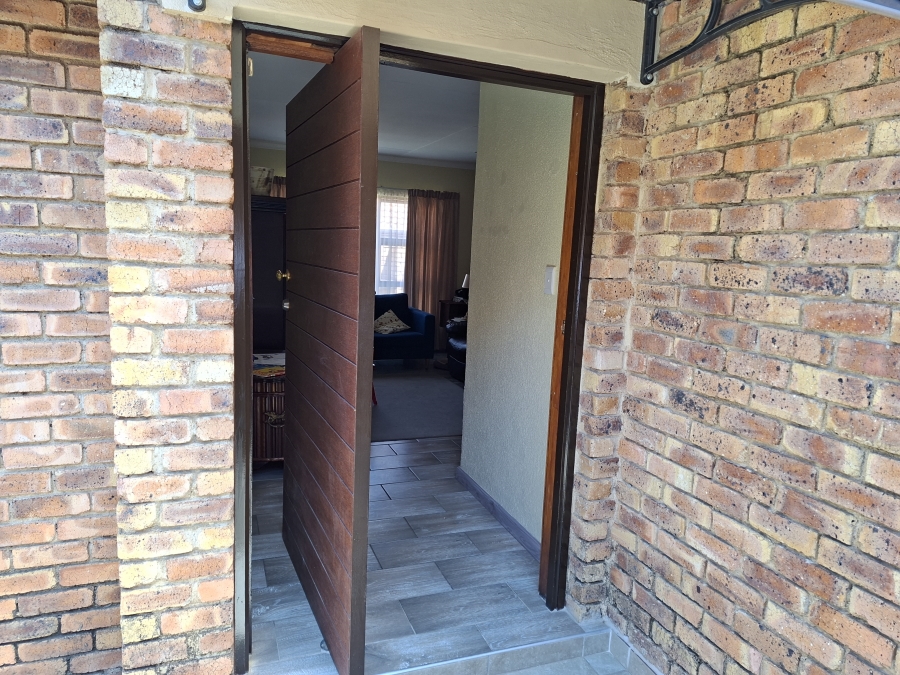 3 Bedroom Property for Sale in Honeydew Gauteng