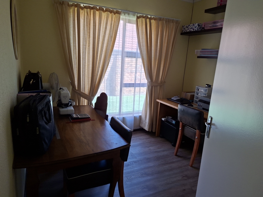 3 Bedroom Property for Sale in Honeydew Gauteng