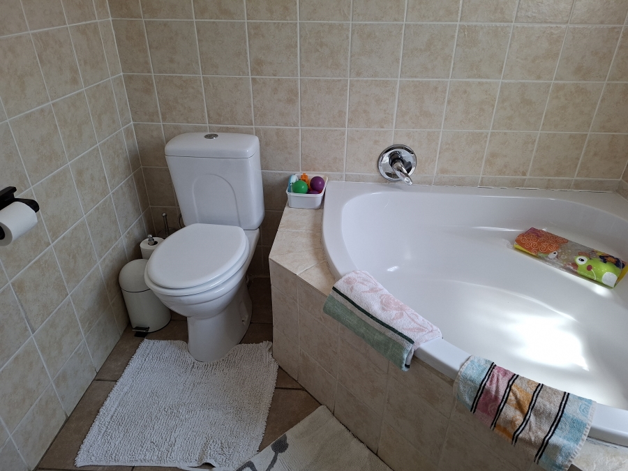 3 Bedroom Property for Sale in Honeydew Gauteng