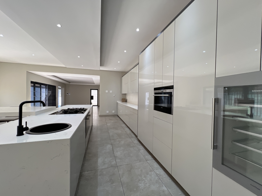 To Let 4 Bedroom Property for Rent in Waterkloof Glen Gauteng