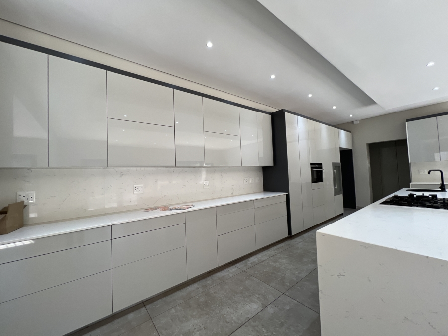 To Let 4 Bedroom Property for Rent in Waterkloof Glen Gauteng