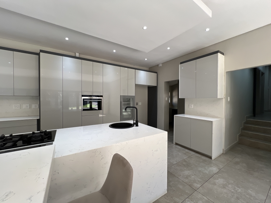 To Let 4 Bedroom Property for Rent in Waterkloof Glen Gauteng