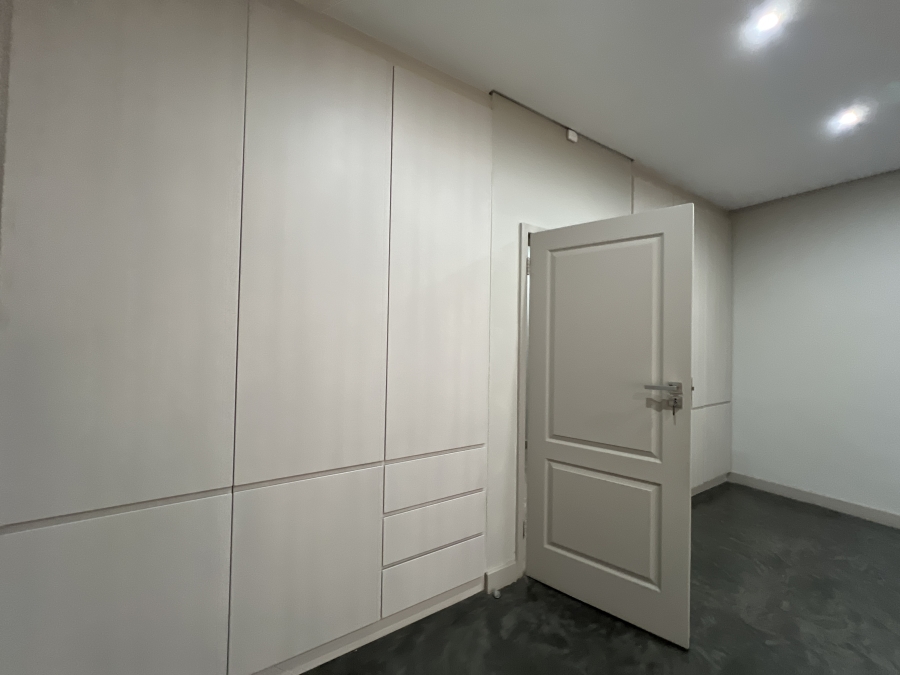 To Let 4 Bedroom Property for Rent in Waterkloof Glen Gauteng