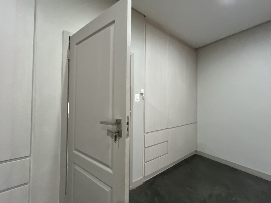 To Let 4 Bedroom Property for Rent in Waterkloof Glen Gauteng