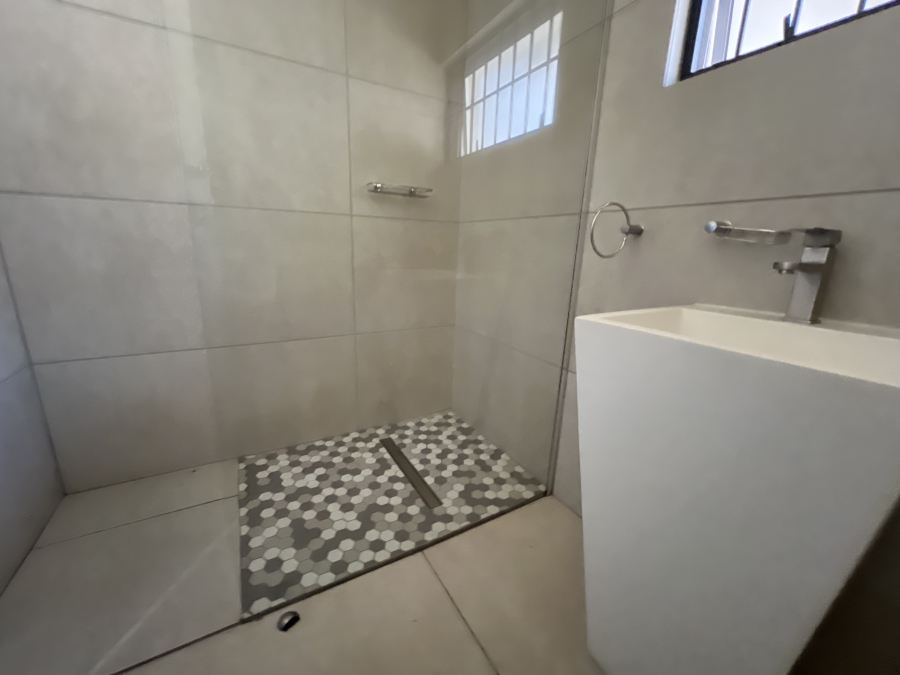 To Let 4 Bedroom Property for Rent in Waterkloof Glen Gauteng
