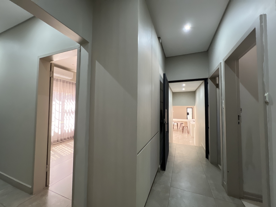To Let 4 Bedroom Property for Rent in Waterkloof Glen Gauteng