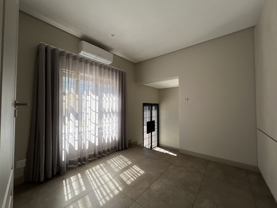 To Let 4 Bedroom Property for Rent in Waterkloof Glen Gauteng