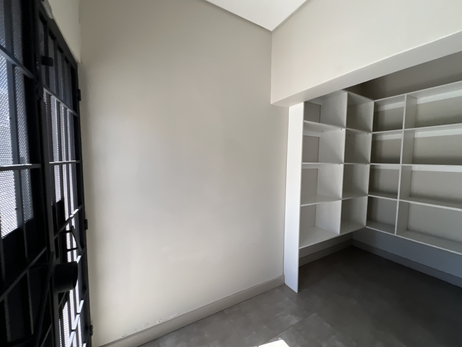 To Let 4 Bedroom Property for Rent in Waterkloof Glen Gauteng
