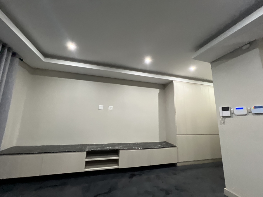 To Let 4 Bedroom Property for Rent in Waterkloof Glen Gauteng