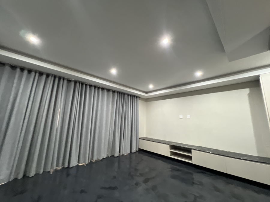 To Let 4 Bedroom Property for Rent in Waterkloof Glen Gauteng
