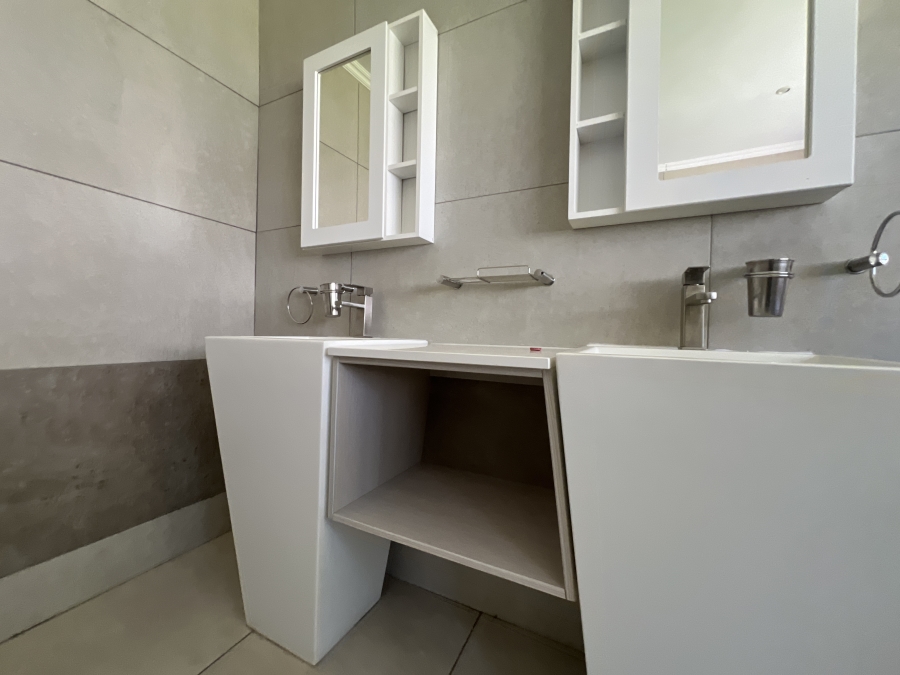To Let 4 Bedroom Property for Rent in Waterkloof Glen Gauteng