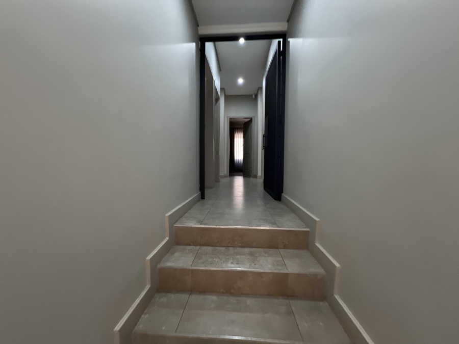 To Let 4 Bedroom Property for Rent in Waterkloof Glen Gauteng