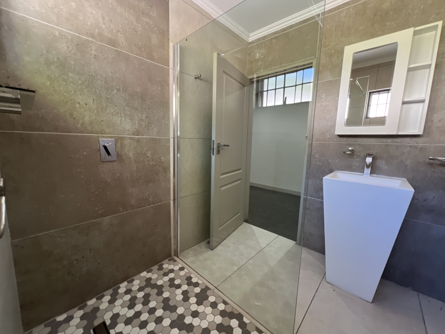 To Let 4 Bedroom Property for Rent in Waterkloof Glen Gauteng