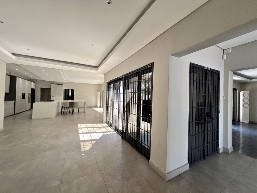 To Let 4 Bedroom Property for Rent in Waterkloof Glen Gauteng