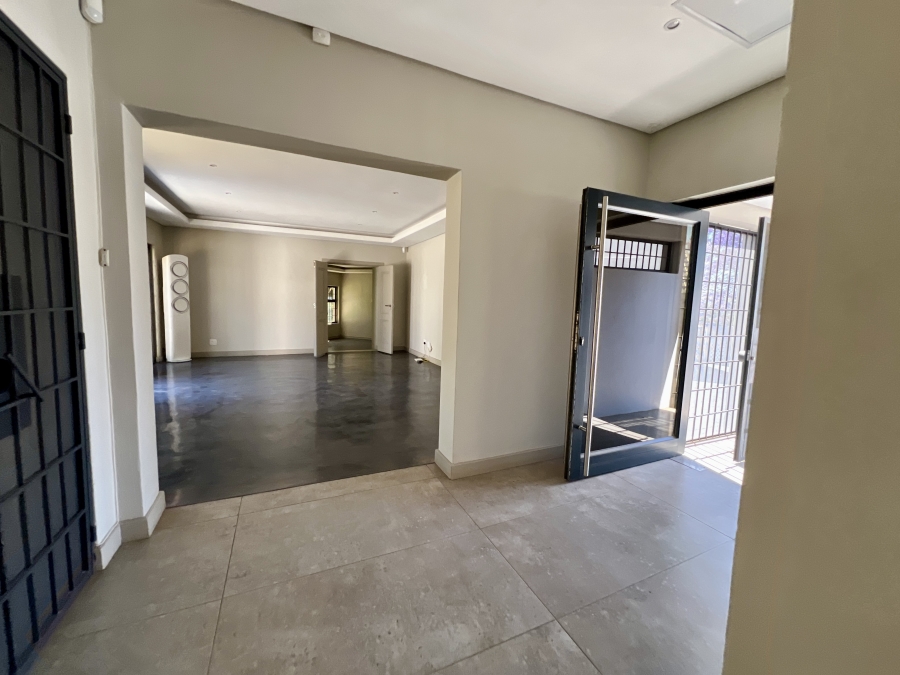 To Let 4 Bedroom Property for Rent in Waterkloof Glen Gauteng