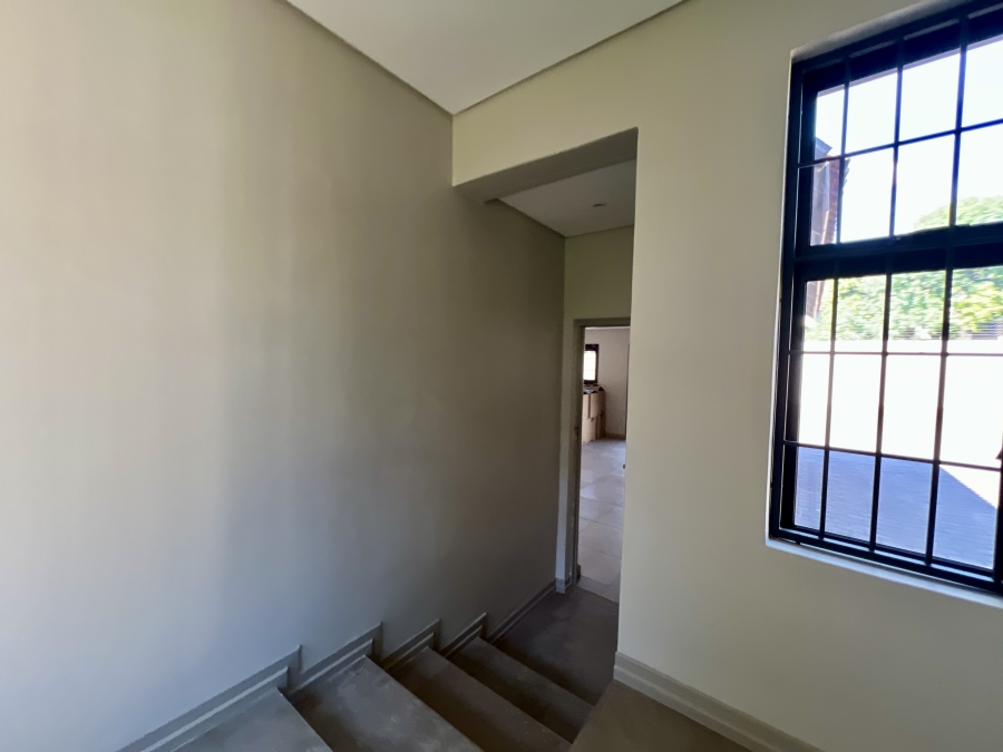 To Let 4 Bedroom Property for Rent in Waterkloof Glen Gauteng