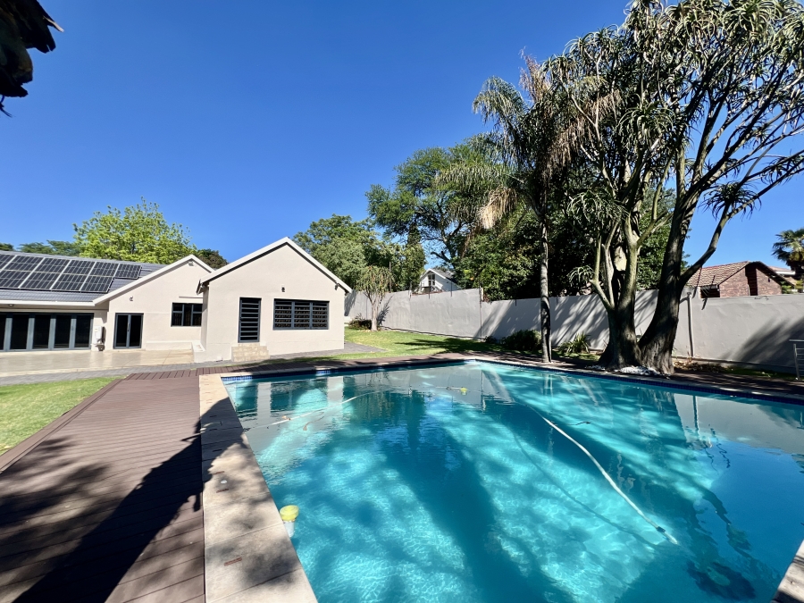 To Let 4 Bedroom Property for Rent in Waterkloof Glen Gauteng