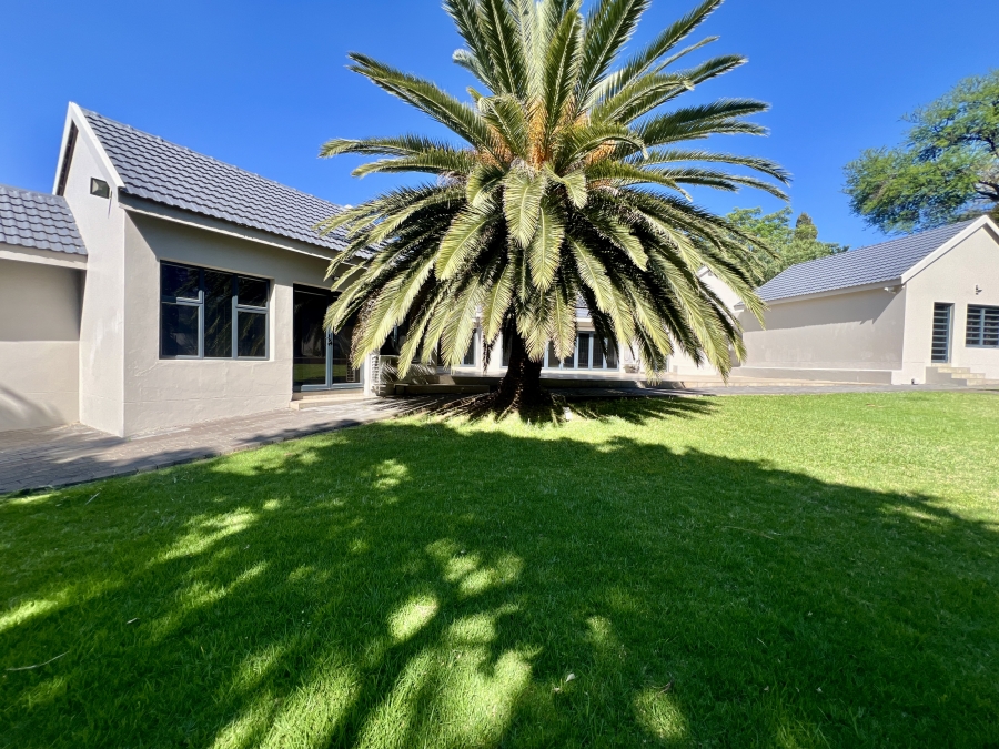 To Let 4 Bedroom Property for Rent in Waterkloof Glen Gauteng