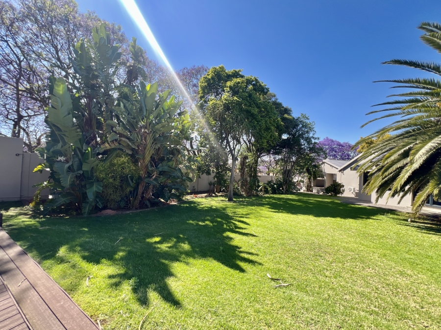 To Let 4 Bedroom Property for Rent in Waterkloof Glen Gauteng