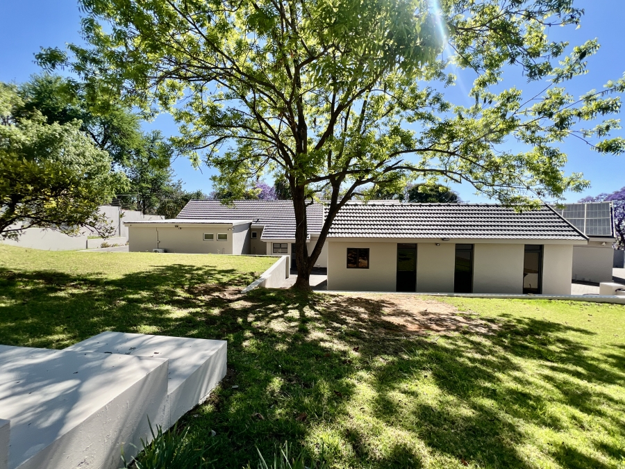 To Let 4 Bedroom Property for Rent in Waterkloof Glen Gauteng