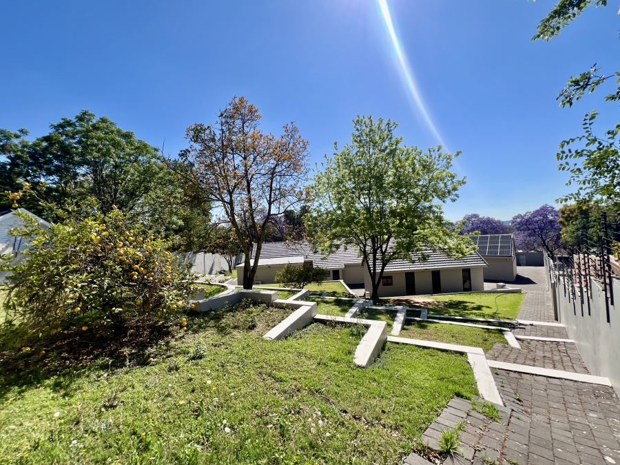 To Let 4 Bedroom Property for Rent in Waterkloof Glen Gauteng