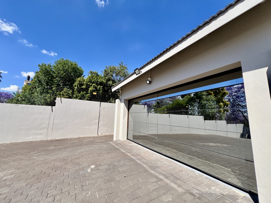 To Let 4 Bedroom Property for Rent in Waterkloof Glen Gauteng