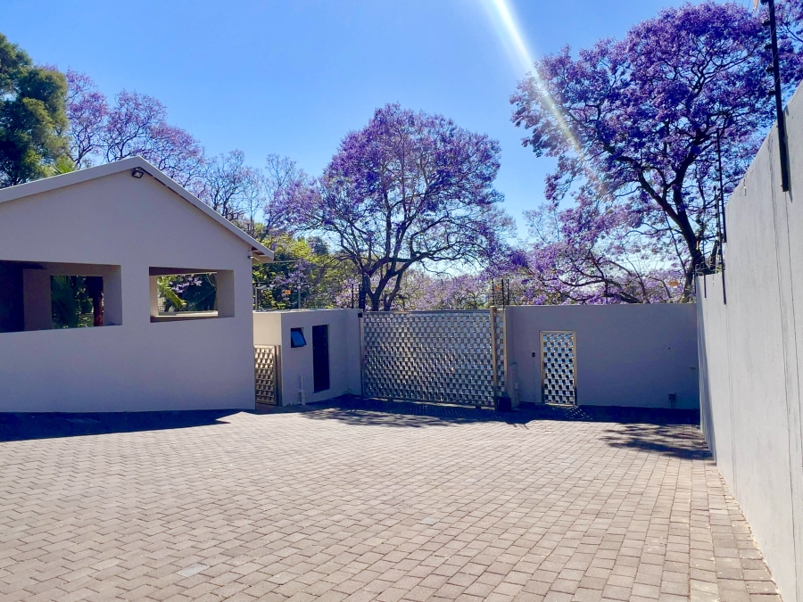 To Let 4 Bedroom Property for Rent in Waterkloof Glen Gauteng