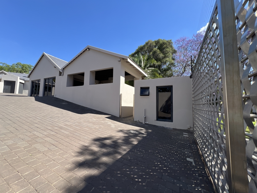 To Let 4 Bedroom Property for Rent in Waterkloof Glen Gauteng
