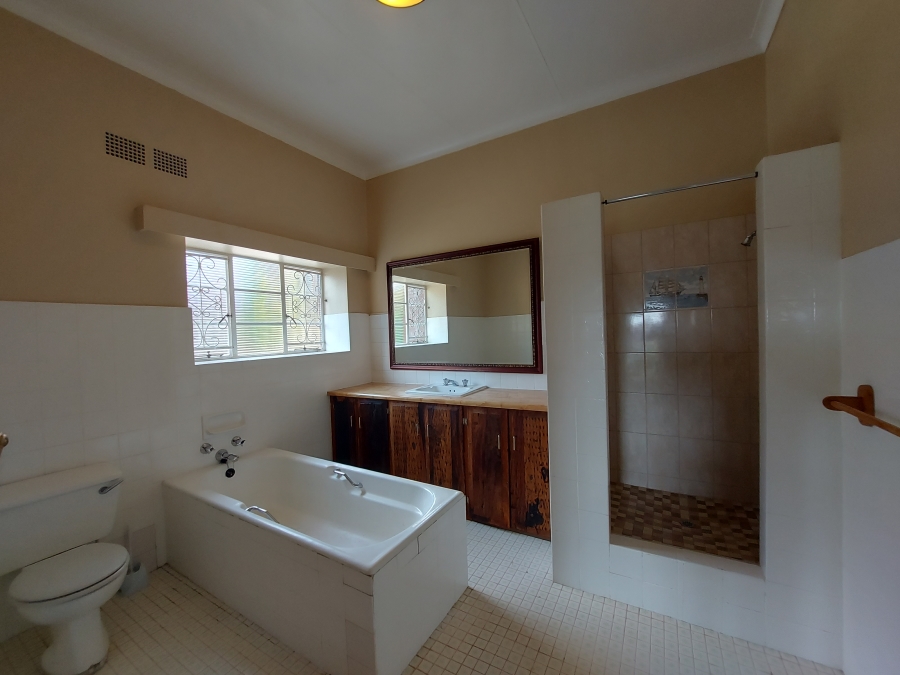 8 Bedroom Property for Sale in Muckleneuk Gauteng