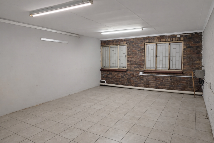 To Let Commercial Property for Rent in Hennopspark Gauteng