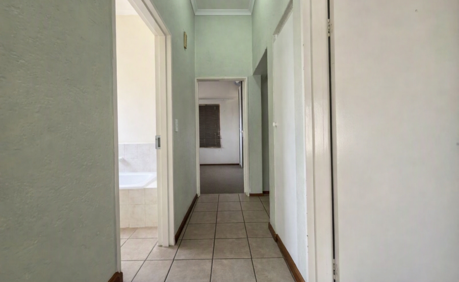 To Let 3 Bedroom Property for Rent in Brentwood Gauteng