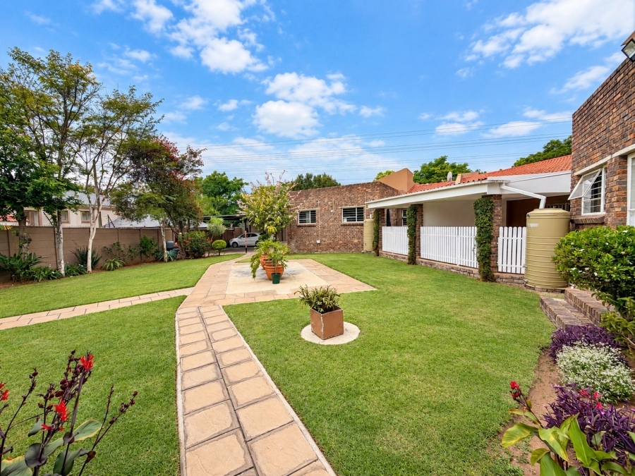 To Let 0 Bedroom Property for Rent in Magaliessig Gauteng