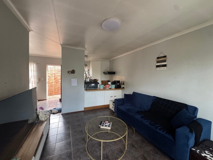 To Let 2 Bedroom Property for Rent in Hennopspark Gauteng