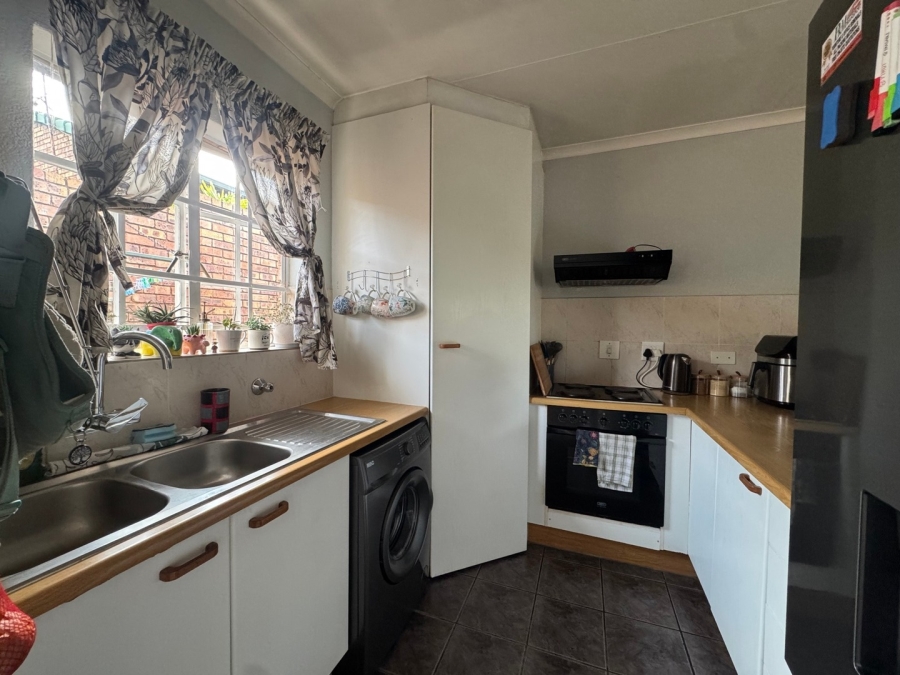 To Let 2 Bedroom Property for Rent in Hennopspark Gauteng