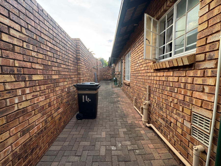 To Let 2 Bedroom Property for Rent in Hennopspark Gauteng