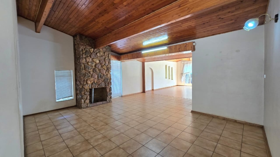 To Let 4 Bedroom Property for Rent in Eldoraigne Gauteng