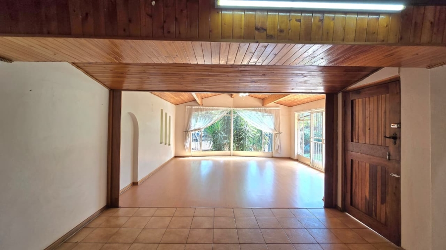 To Let 4 Bedroom Property for Rent in Eldoraigne Gauteng