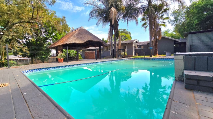 To Let 4 Bedroom Property for Rent in Eldoraigne Gauteng