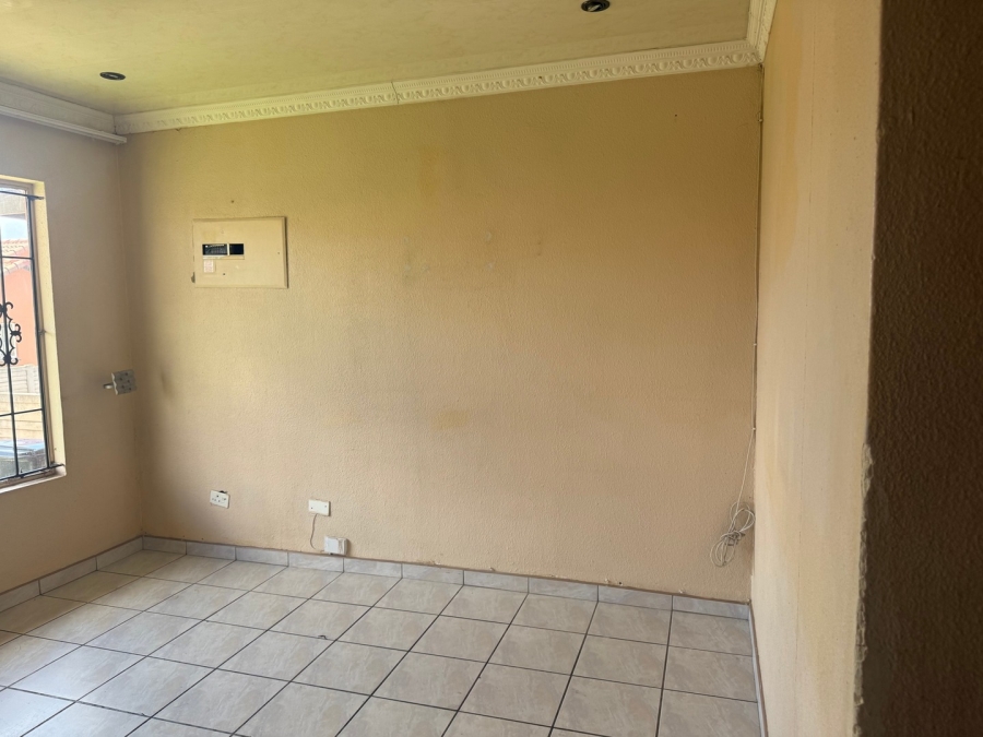 3 Bedroom Property for Sale in Ormonde Gauteng