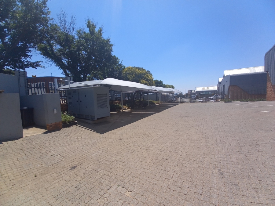 To Let Commercial Property for Rent in Rooihuiskraal Gauteng
