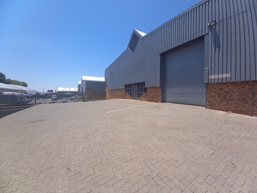 To Let Commercial Property for Rent in Rooihuiskraal Gauteng