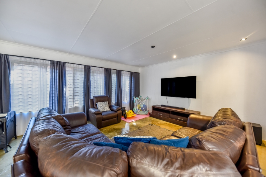 3 Bedroom Property for Sale in Garsfontein Gauteng