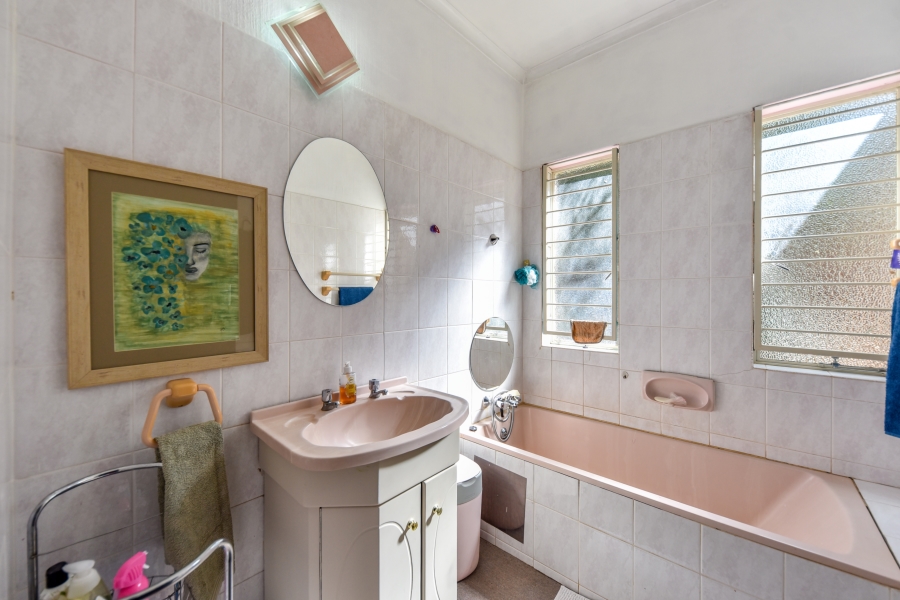 3 Bedroom Property for Sale in Garsfontein Gauteng