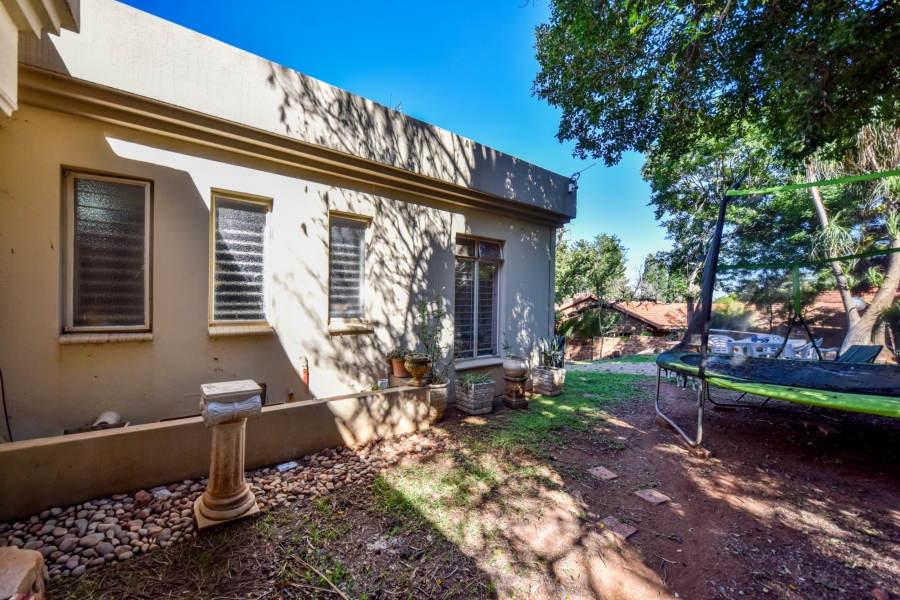 3 Bedroom Property for Sale in Garsfontein Gauteng