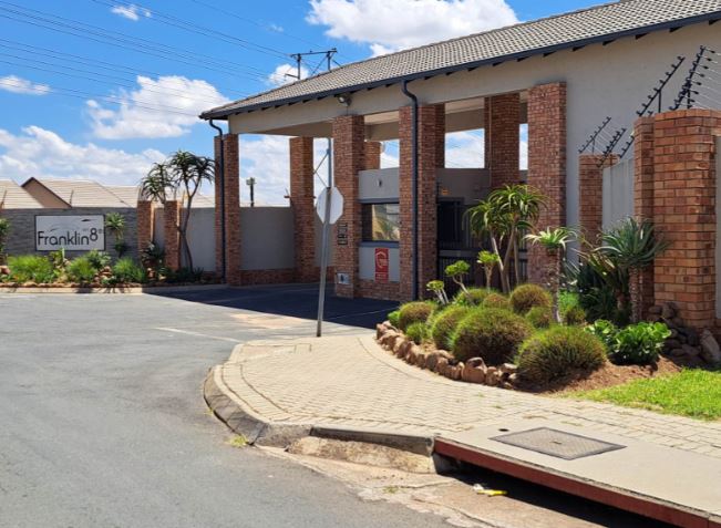2 Bedroom Property for Sale in Noordwyk Gauteng